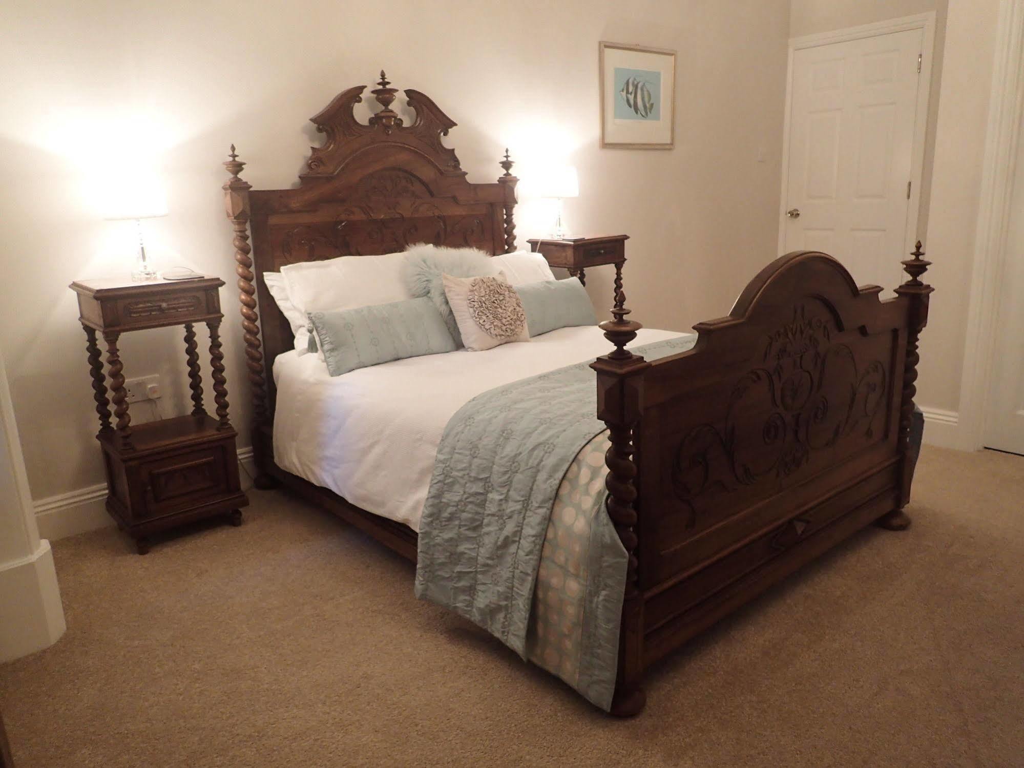 The Old Surgery Bed & Breakfast Клактън он Сий Екстериор снимка